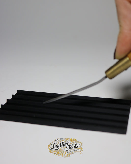 Linör bileme aparatı ile deri kenar aletinin kontrollü ve formu bozulmadan bilenmesi