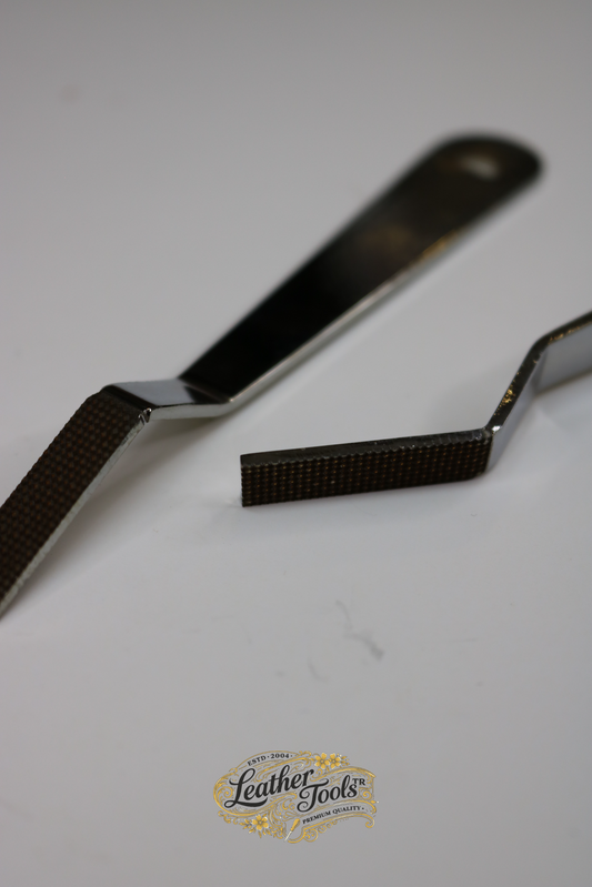 Yapıştırma öncesi yüzey hazırlığı için deri tahriş aleti