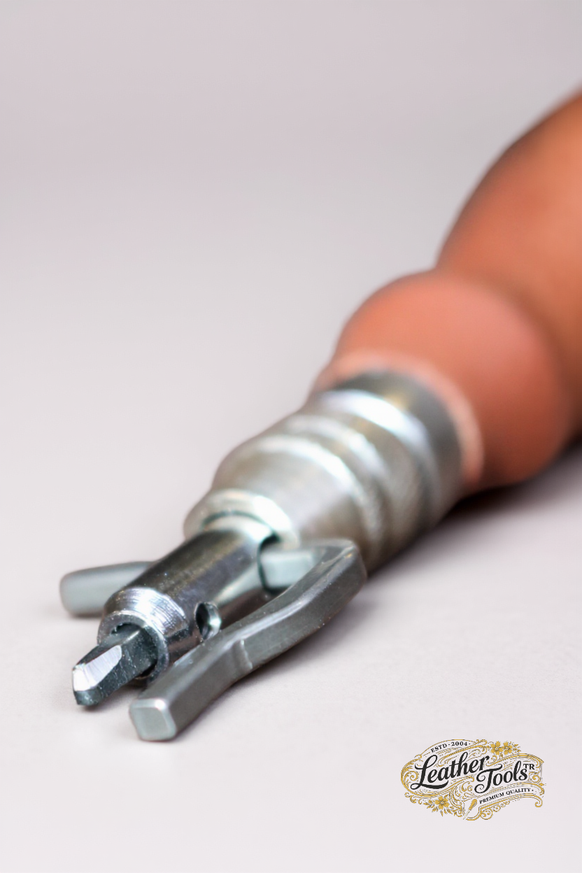 Kanal açma linör kullanımı sonrası dikişi deriye gömülmüş deri yüzeyi