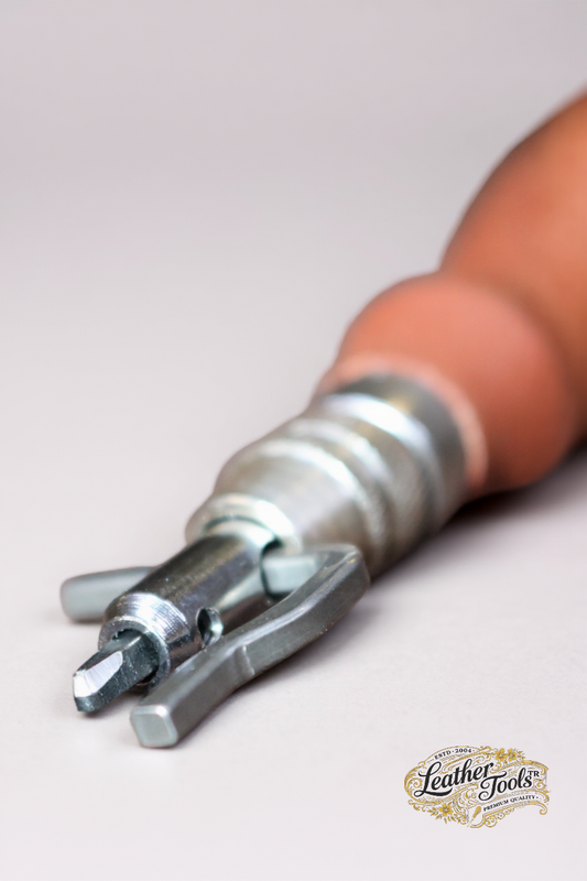 Kanal açma linör kullanımı sonrası dikişi deriye gömülmüş deri yüzeyi